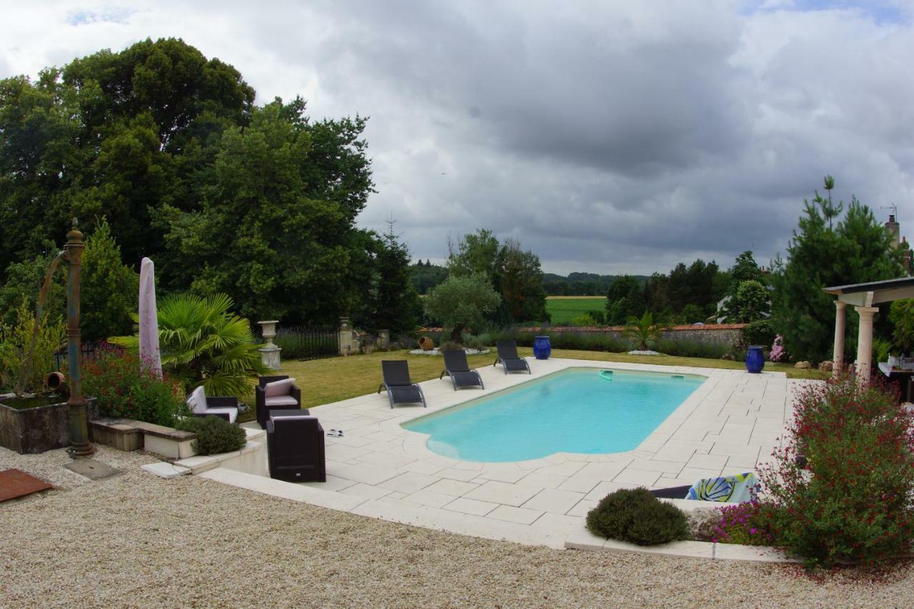 Le Petit Nid Villa Neuillé-le-Lierre Buitenkant foto